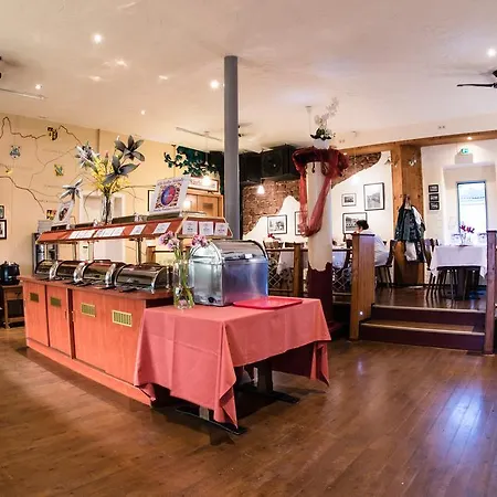 Bauer Schmidt Bauer's Budget-hotel Vendégház